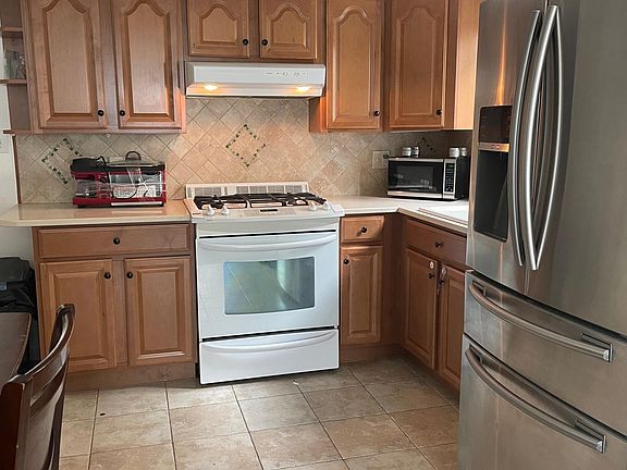2nd image of 595 Lamoka Ave Floor 2