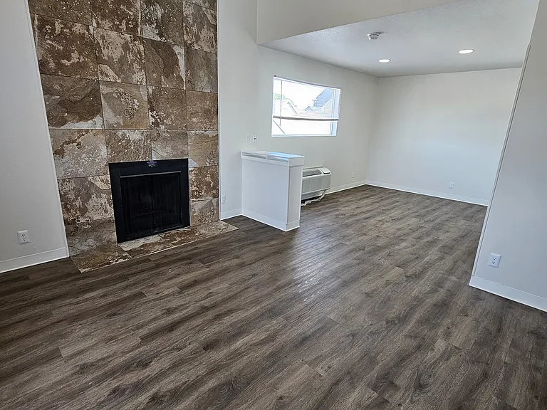 Main Street Residences — Photo 34