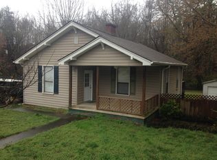 19 Mellon St, Marietta, SC 29683