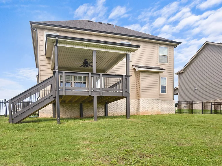 393 Frontier Dr — Photo 22