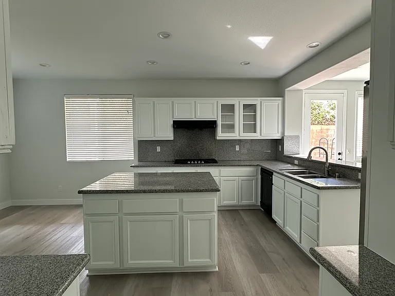 25201 Lemongrass St — Photo 13