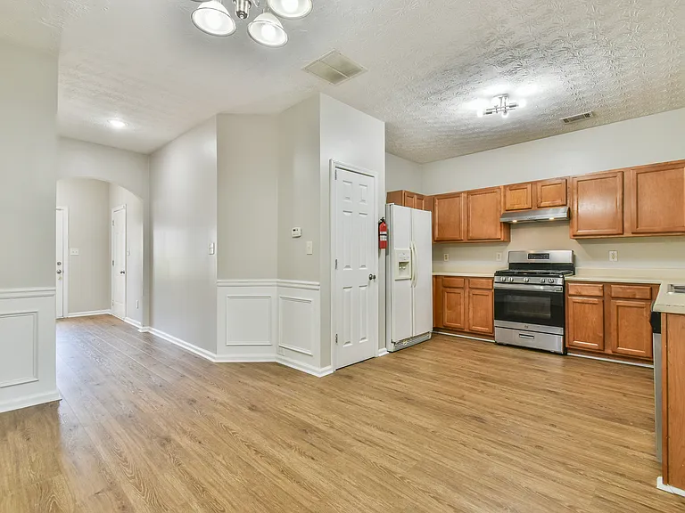 2529 Emma Way — Photo 12