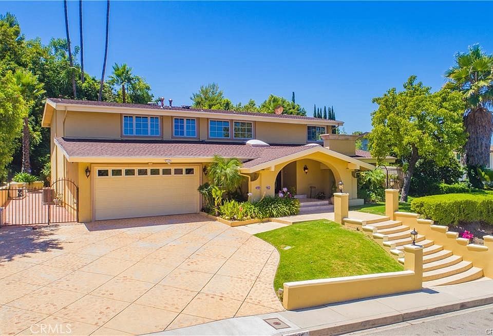 1st image of 16545 Park Lane Cir