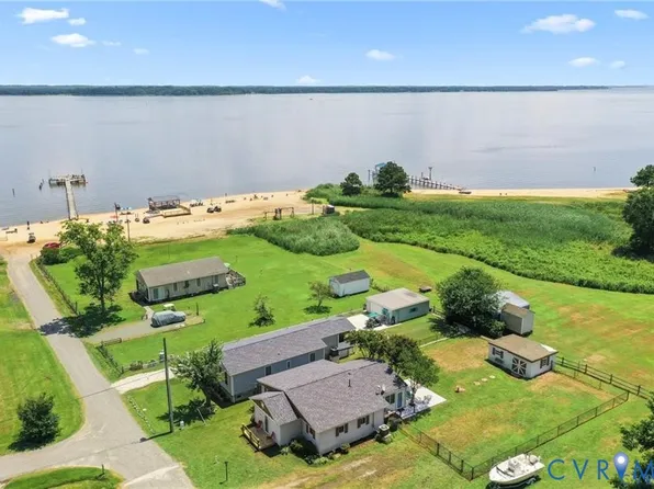 494 Marine Dr, Dunnsville, VA 22454