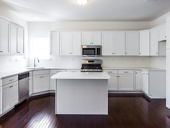 Jacobsburg Grande Kitchen