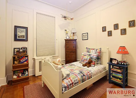 Sold by Warburg | media 27