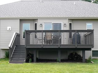 1112 Herne Bay Way, Green Bay, WI 54313