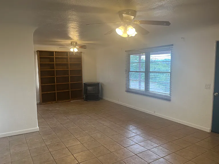 701 Center Ave — Photo 17