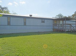 860 8th St, Somerville, TX 77879