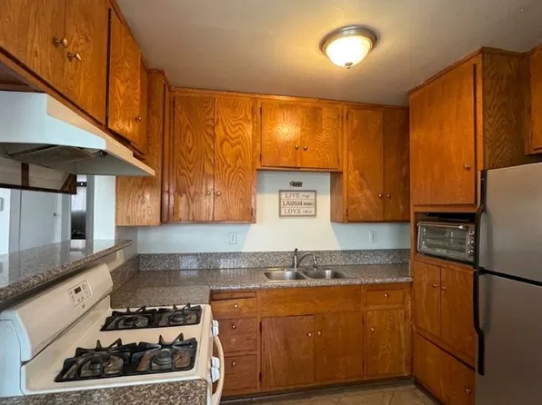 Experience Ultimate Comfort: Your Dream Home in the Heart of the Pasadena!", 42 N Parkwood Ave APT 1, Pasadena, CA 91107