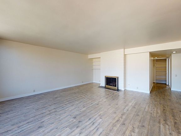 4th image of 535 S Los Robles Ave #7