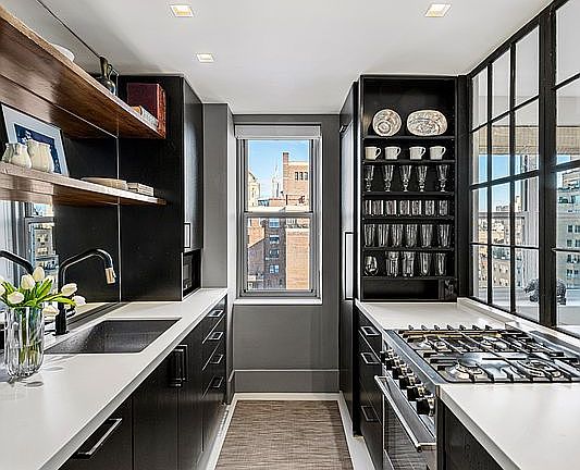 2nd image of 2 5th Ave APT 18O