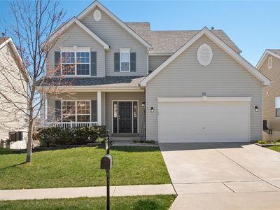 330 Pecan Bluffs Dr, Wentzville, MO, 63385