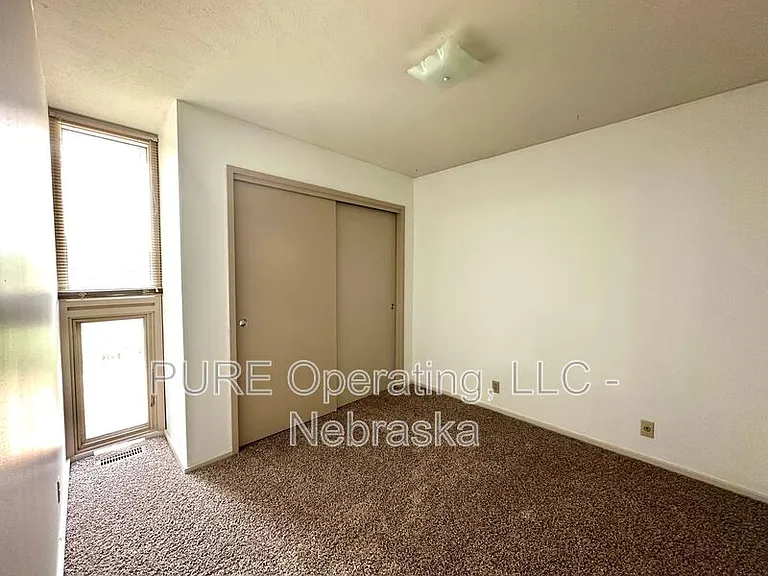 1631 N 109th Plz — Photo 49