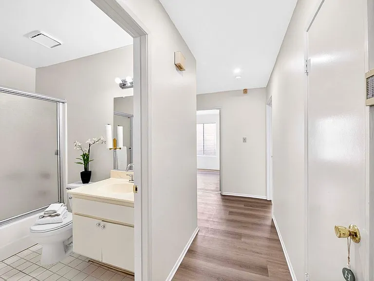 2324 Lillyvale Ave #143 — Photo 4