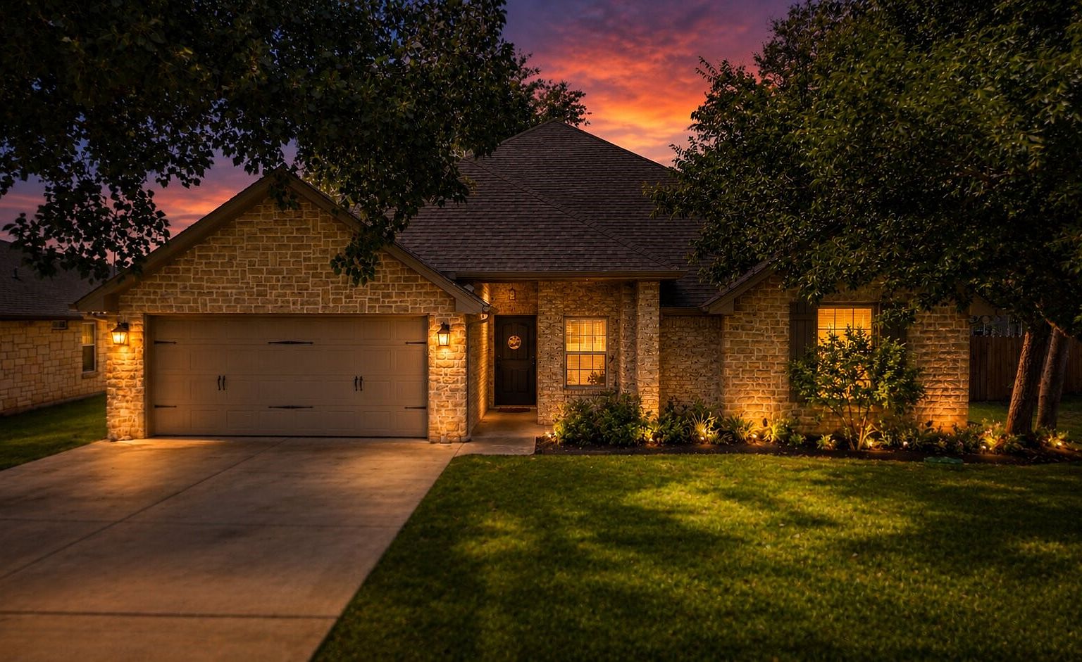 つくし4 4016 Cherokee Ct, Granbury, TX 76048 | MLS #21299737 | Zillow