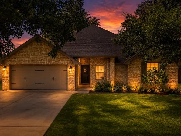 4016 Cherokee Ct, Granbury, TX 76048