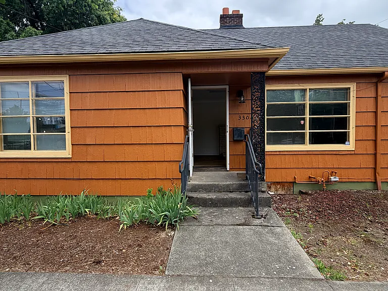 330 NE 102nd Ave — Photo 2