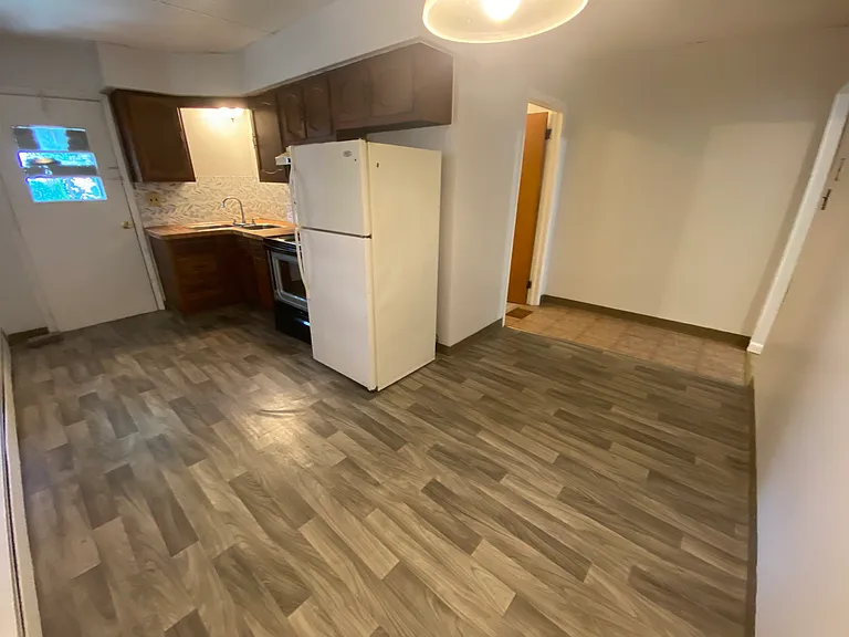 Kitchen pic 1