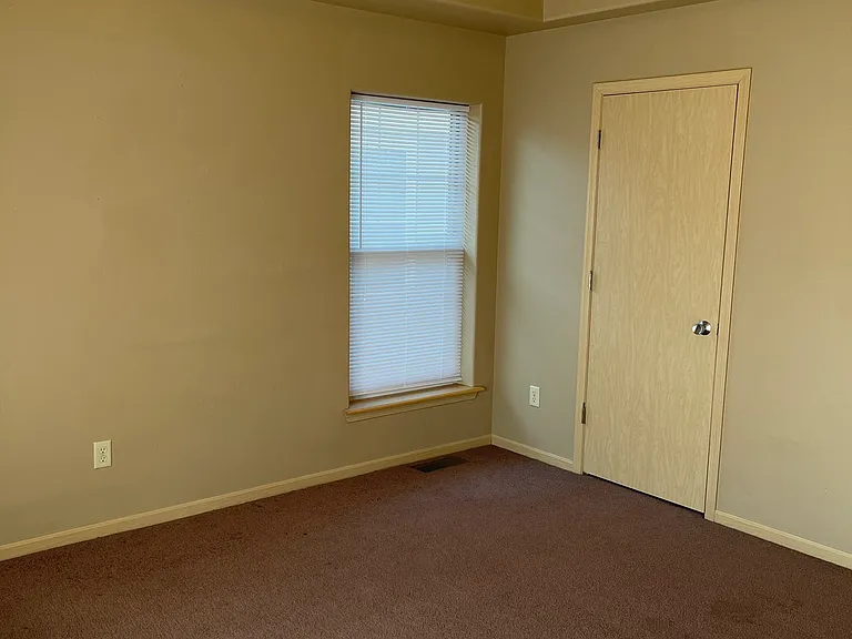 408 S Van Buren St #5 — Photo 16