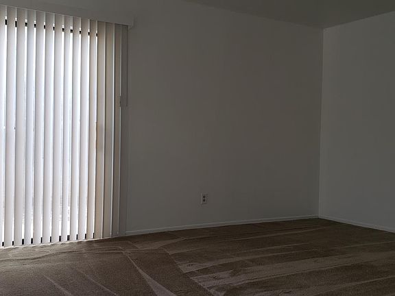 2nd image of 1009 Dickerson Dr SE