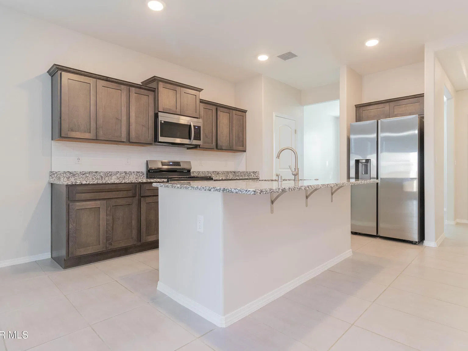 3 bed, 2.0 bath, 1545 sqft, $1,850 — Photo 2