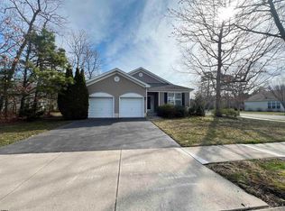 8 Manchester St, Galloway, NJ 08205