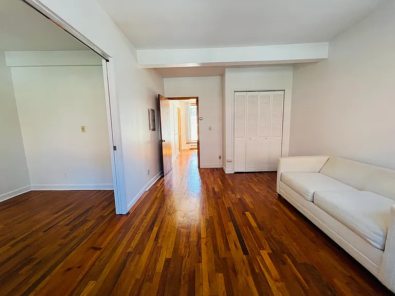 359 Grove St #2 — Photo 5