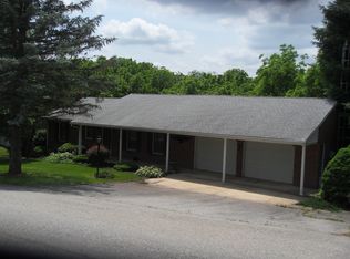 646 Sunset Rd, Thomasville, PA 17364