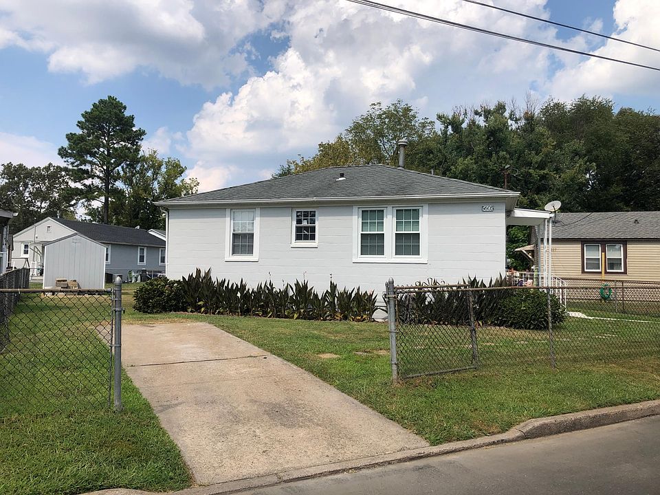 Treaty Street: side view with driveway