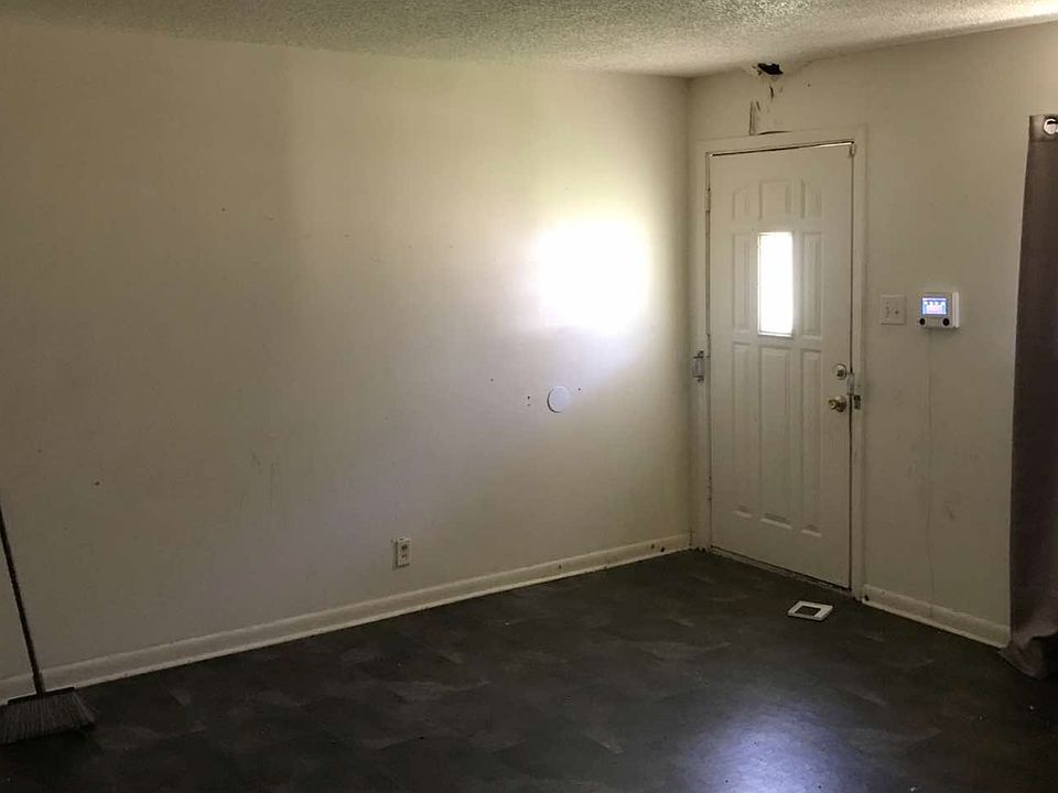 2nd image of 67 Charmingdale Dr