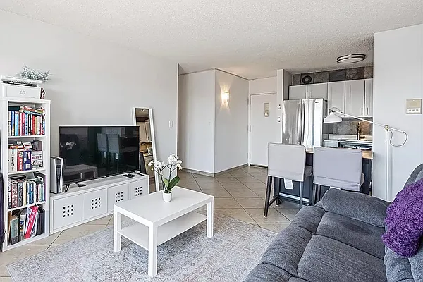 Sold by Daniel Gale Sotheby's International Realty | media 16