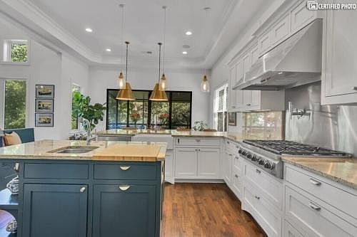 4th image of 408 Luna Vista Dr