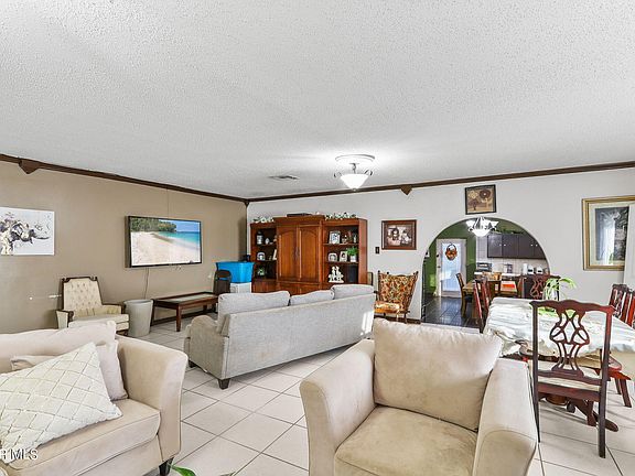 4th image of 640 McAdoo Dr