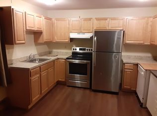 5 Turnabout Ln, Levittown, PA 19054