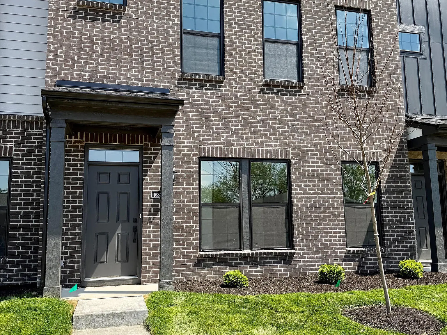 4 bed, 3.5 bath, 2378 sqft, $2,850 — Photo 3