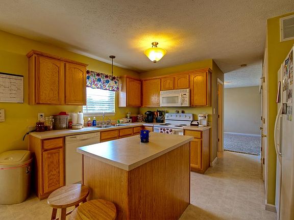 3rd image of 6531 Frankenberger Dr