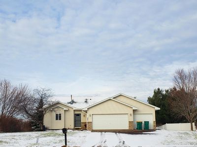 945 Iris Ct S, Cambridge, MN, 55008