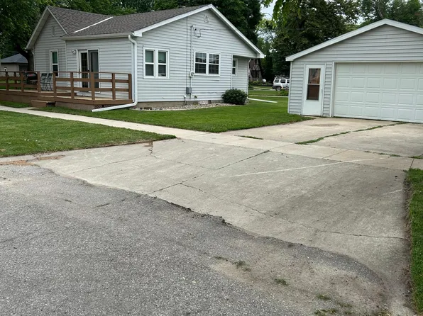 320 E 6th St, Garner, IA 50438