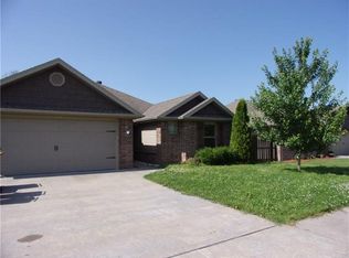 1114 W Cunningham Ave, Rogers, AR 72758