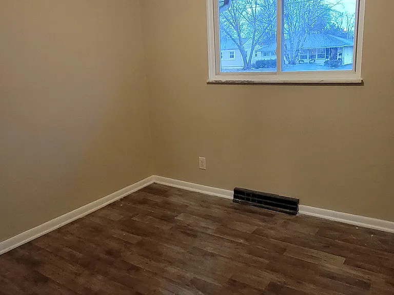 4493 E Livingston Ave — Photo 11