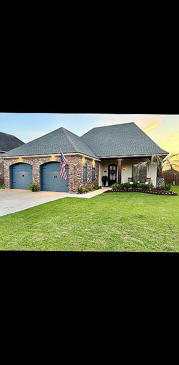 1st image of 121 Cane Creek Dr