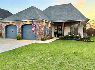 121 Cane Creek Dr, Broussard, LA 70518