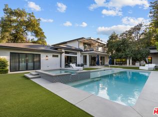 17401 Rancho St, Encino, CA 91316