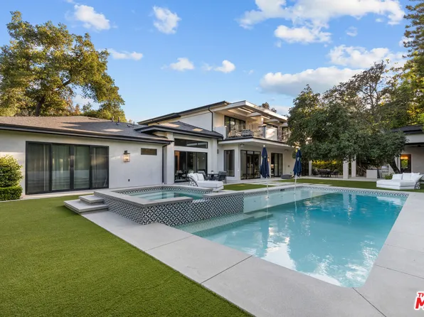 17401 Rancho St, Encino, CA 91316
