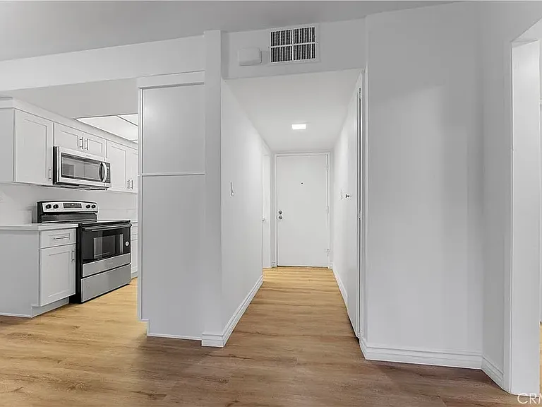 1015 N Michillinda Ave #114 — Photo 4