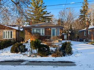 32 Beath St, Toronto, ON M1E 3J3