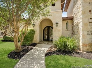 18633 Shadow Canyon Dr, Helotes, TX 78023