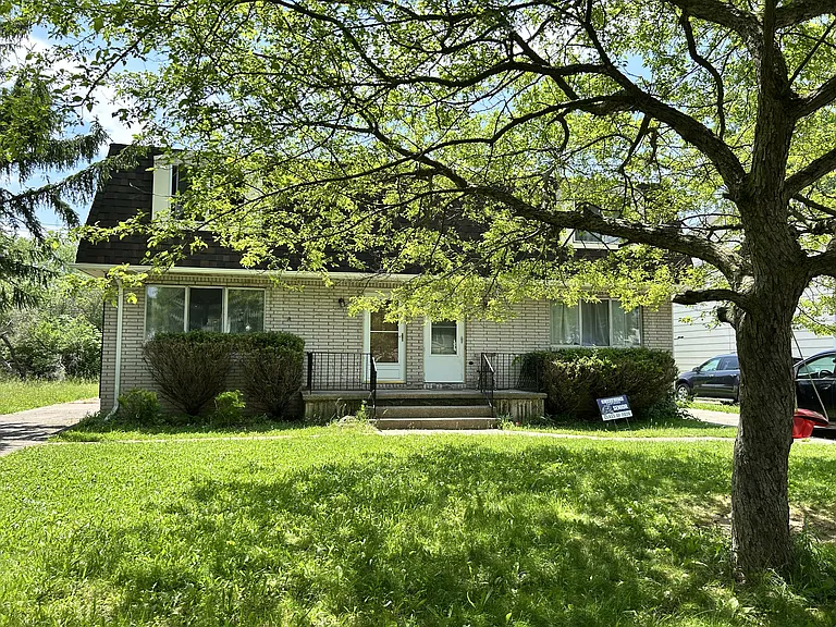 77 Pheasant Run Rd — Photo 1
