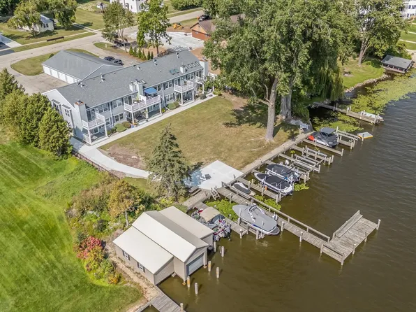 243 S 1st St, Winneconne, WI 54986